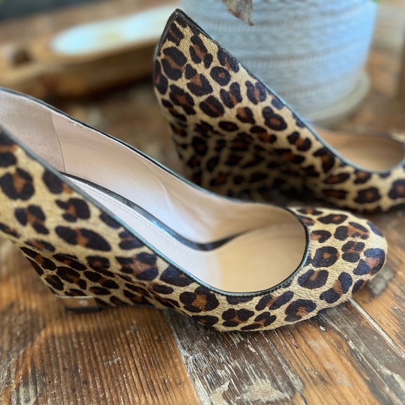 Tory Burch 9 M  Astoria calf hair leopard print wedge heels - Picture 4 of 11